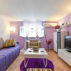  Apartment Mirana With Garden And Free Parking